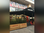 Five Guys ouvre sur les Champs-Elysées ce jeudi 8 décembre