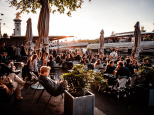 Le Flow à Paris : la péniche restaurant-bar-terrasse, club et rooftop au pont Alexandre III