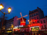 Le Moulin Rouge s'illumine de vert pour la Saint Patrick 2020