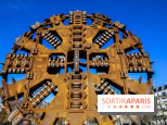 Insolite: une roue de coupe de tunnelier installée face à la tour Eiffel à Paris