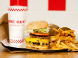 Le Five Guys des Champs ouvre ses portes