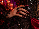 Halloween 2026 à Paris : Diamanda Callas organise un bal costumé aussi glamour que terrifiant aux Bains !