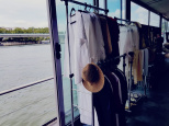 Un pop-up store estival sur une péniche à Paris