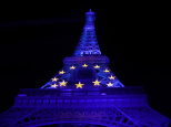 La tour Eiffel en bleu : jusqu'à quand affiche-t-elle les couleurs de l'Union européenne ?