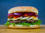 Fatburger, chaîner de fastfood au burger à 2000 calories, arrive en France