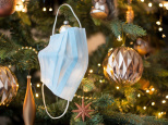 Covid : l'OMS recommande de porter le masque pendant les fêtes de famille à Noël