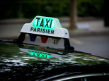 Manifestation de taxis devant le ministère des Transports à Paris ce jeudi