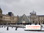 La Neige à Paris - Musée du Louvre pyramide