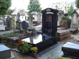 Le Cimetière de Passy, en face de la Tour Eiffel