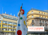 La gigantesque Yayoi Kusama devant le siège de Louis Vuitton, en face de la Samaritaine