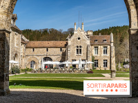 Les Chasses, le restaurant insolite avec une superbe terrasse à l'Abbaye des vaux de Cernay dans les Yvelines
