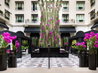 Nouvelle Cour de Marbre au Four Seasons Hotel George V