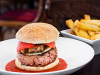 Uber Eats lance le burger des chefs