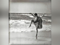 Jérôme Bel éclaire Isadora Duncan au Centre Pompidou