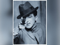 Berenice Abbott, Maison Européenne de la Photographie, Jean Cocteau avec un revolver, 1926 © Berenice Abbott / Commerce Graphics Ltd, Inc.