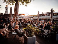 Le Flow à Paris : la péniche restaurant-bar-terrasse, club et rooftop au pont Alexandre III