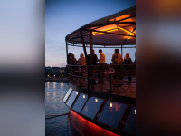 Foodboat 2 au Batofar, marsattacks