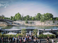 Mojo : la terrasse d’été sur la Péniche Le Quai