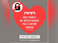 Ponts de Paris : des selfies pour chasser les cadenas 