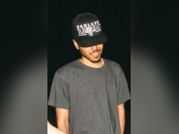 SNTWN présente White Material au Batofar 