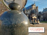 Paris : quel est ce portail monumental installé sur la place du Louvre ?