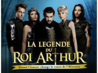 La troupe de La Légende du Roi Arthur en showcase à la Fnac des Ternes