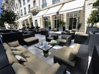 Bar à champagne éphémère au Trianon Palace Versailles