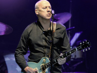 Mark Knopfler en concert à l'AccorHotels Arena de Paris en juin 2019
