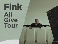 Fink et Sophie Hunger en concert au Trianon