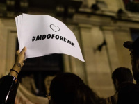 Un cri d’amour pour Mains d’œuvres : manifestation de soutien devant la Mairie de Saint-Ouen 