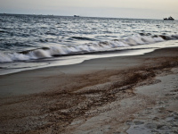 Marée noire à l’île Maurice : la France envoie des experts et du matériel