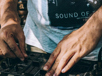 « À l’unisson » : des cafés et bars musicaux se mobilisent contre la fermeture anticipée des bars