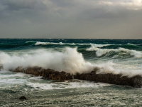 Tempête Barbara : quatre départements en vigilance orange aux vents violents ce mardi