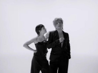 Vidéo : Indochine et Christine and the Queens reprennent le tube « 3e sexe » 