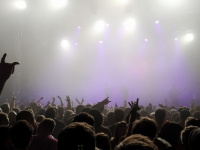 Covid : en Nouvelle-Zélande, un concert de Six60 réunit 50 000 spectateurs sans masque