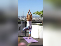 Yoga sur le rooftop du Terrass" Hotel