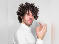 Simon Ghraichy, l'incontournable pianiste au théâtre des Champs-Élysées