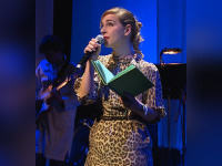 Barbara Carlotti en concert au 104