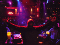 dj jack e saint tropez club soirées caves du roi 