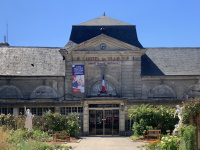 Cette mairie d'Île-de-France se trouve au cœur d'anciennes écuries