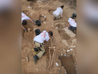 Visite d'un chantier de fouilles au cœur d'une nécropole pour les Journées de l'Archéologie