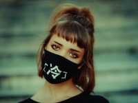 Coronavirus : le masque de protection, un accessoire de mode qui se démocratise ?