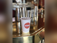 Déconfinement : à Paris, ce bar propose ses cocktails à emporter