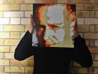 BRIKX et ses portraits en briques s’exposent à Charenton-le-Pont