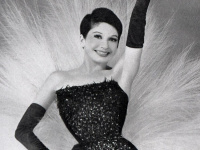 Décès de Zizi Jeanmaire, l'interprète de "Mon truc en plumes"