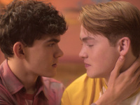 Heartstopper saison 2 : notre avis sur la série LGBT qui fait battre nos cœurs sur Netflix