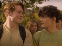 Heartstopper saison 2 : notre avis sur la série LGBT qui fait battre nos cœurs sur Netflix