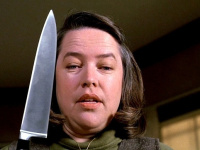 Misery sur France 4 : Kathy Bates séquestre un écrivain dans l’adaptation de Stephen King