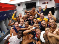 PSG-Leipzig : la joie des Parisiens après leur victoire, les supporters rassemblés autour du Parc