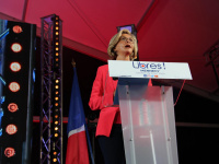 Île-de-France : Valérie Pécresse annonce la création d'un "revenu jeunes actifs" pour les 18-25 ans